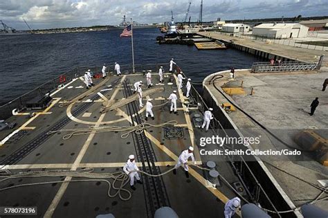 Uss Farragut Ddg Photos and Premium High Res Pictures - Getty Images