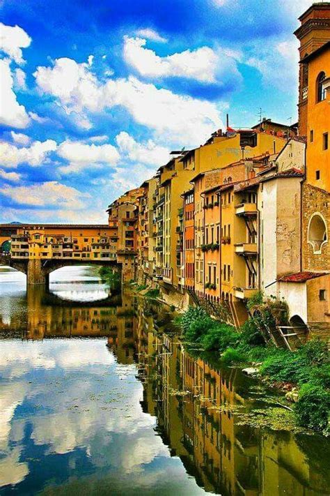 Ponte Vecchio Sobre O Rio Arno Floren A It Lia Places To Travel