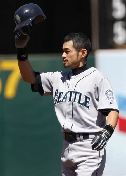 Iki Biasa Bae: Ichiro Suzuki Japanese Baseball Player Pictures