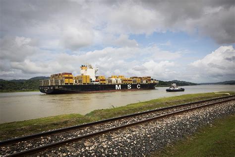 El Canal De Panamá Reduce El Número De Tránsitos Diarios De Buques