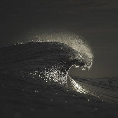 Les Vagues De Tahiti Par Le Photographe Ben Thouard