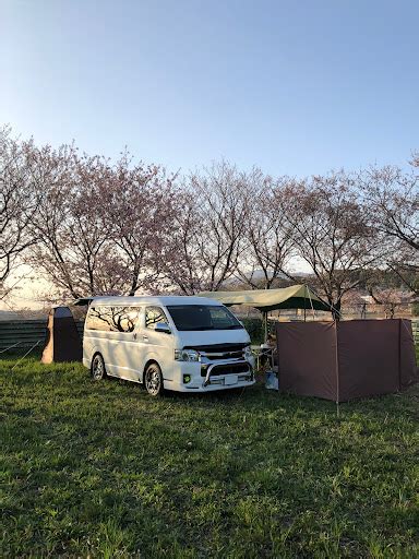 ハイエースの花見・プライベートキャンプ場・焚き火・車中泊キャンプに関するカスタム事例｜車のカスタム情報はcartune