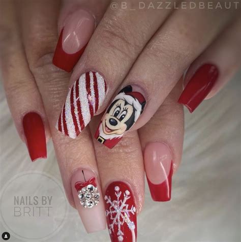 40 Fun And Festive Disney Christmas Nails Design Ideas