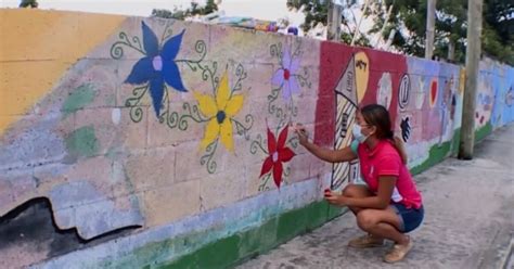 Lake Worth Beach mural being restored after 25 years