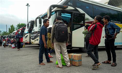 Kemenhub Jumlah Penumpang Lebaran Angkutan Umum Tembus 1 3 Juta Orang