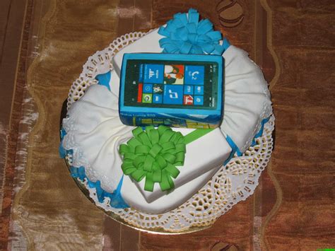 Фото-торт з телефоном. Вага 4,7 кг.