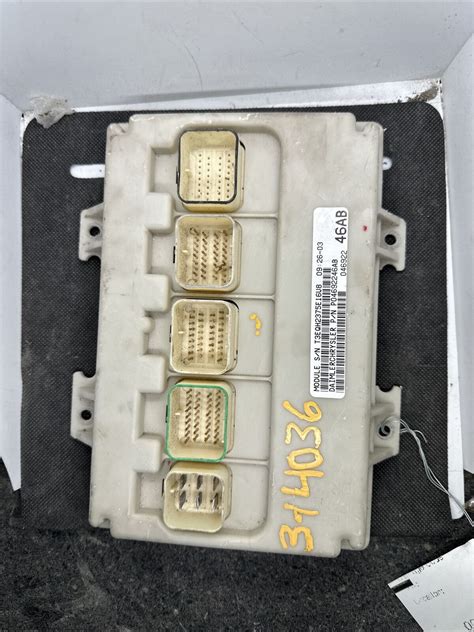 2007 Dodge Grand Caravan 3 3 V6 A T Body Control Module Bcm Oem P04692246ab Ebay