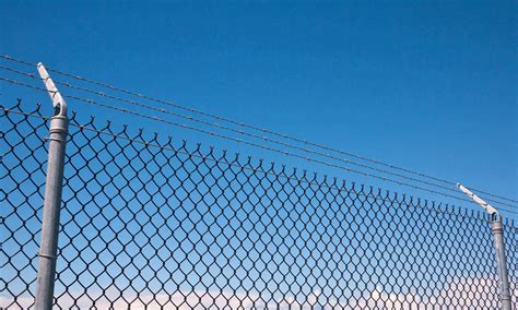 Chain Link Fence With Barbed Wire Hisaupdate