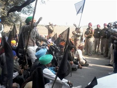 Punjab Cm Parkash Singh Badal Shown Black Flags During Sangat Darshan