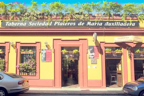 Patio Cordobés para comer en Córdoba En Restaurante Tabernas Sociedad