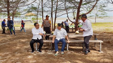 Pantai Anugerah Alami Abrasi Kadis Perkimtan Kalteng Dan Rombongan