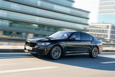 Bmws Plug In Hybrid 745e Delivers Tech And Luxury At A 49 Off