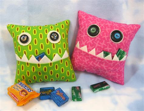 Leslie's Art and Sew: Hungry, Hungry Monster