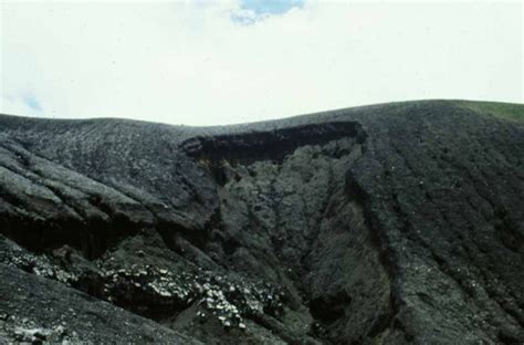 Hilina Slump View Larger Map The 5 000 Cubic Mile Slump Could Eventually Break Away And Form