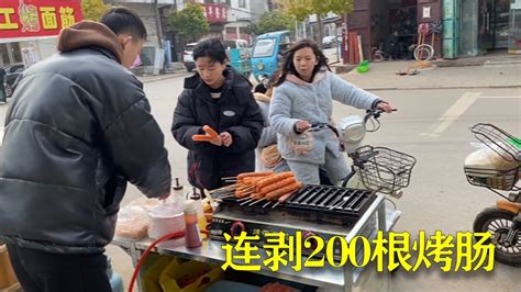 摆摊卖粉肠生意太好，不够卖，小伙心急连剥200根，结果太意外了 摆摊 淀粉肠但凡有一点肉都不爱吃 Youtube