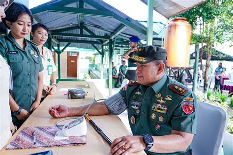 Jelang Hut Ke Persit Kck Tahun Pangdam Pattimura Sumbangkan