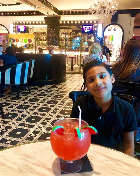 Sugar Factory at Foxwoods Casino in Connecticut is a great place to eat ...