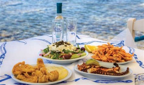 Ouzo as a way of life in Greek culture and cusine! - Porto Planet