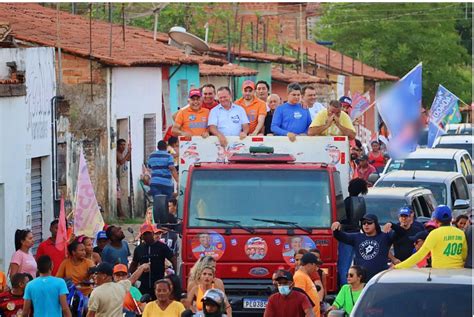 ACONTECEU EM CODÓ Pedro Neres arrasta multidão em moto carreata