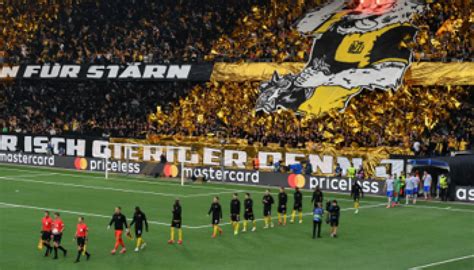 ¿Qué medidas tiene un campo de fútbol? Repasamos las medidas de todos