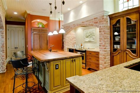 Tuscan Kitchen Design - Style & Decor Ideas