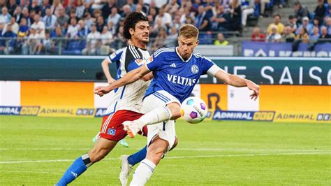 Schalke Wahnsinn Gegen Den Hsv Acht Tore Und Ein Platzverweis Zum Auftakt