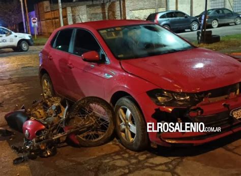 Internan De Gravedad A Motociclista Luego De Un Fuerte Choque El