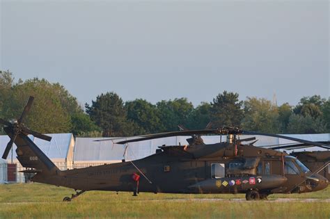 Sikorsky UH 60V Black Hawk 96 26666 US Army 2 Ian Grove Flickr