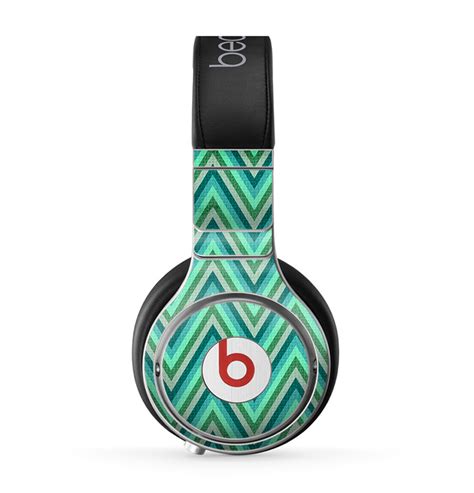 The Vibrant Green Sharp Chevron Pattern Skin For The Beats By Dre Pro Designskinz