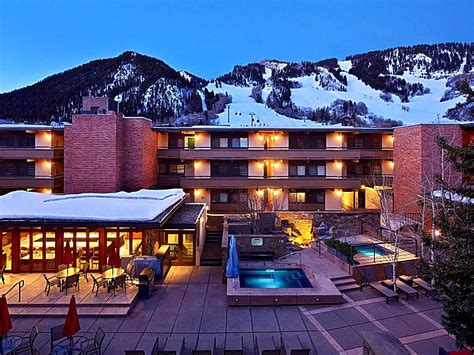 Top 20 Hotels with Pool in Aspen-Snowmass