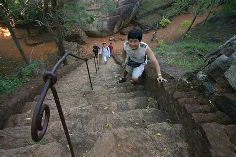 BeAuTy Of SrI lAnKa: Seegiriya (The Lion rock)