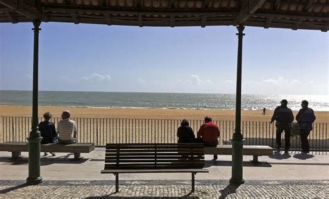 Oito Distritos E Madeira Sob Aviso Amarelo Devido Ao Tempo Quente Sic