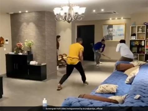 Hardik Pandya, Krunal Pandya Play Cricket At Home With Family Amid ...