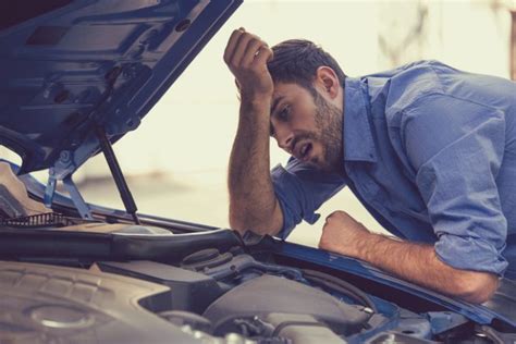 Entenda quais são seus direitos ao comprar um carro defeito