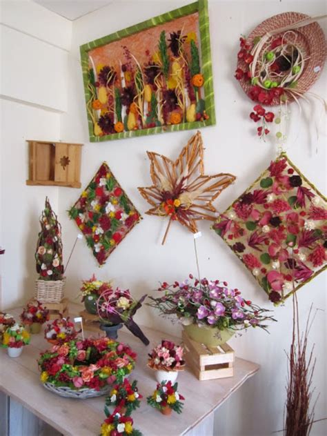 Artiste En Herbes Latelier De Fleurs Séchées