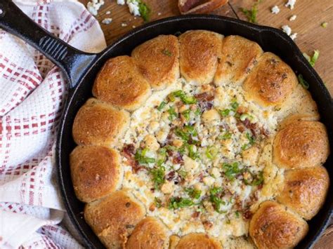 Grab A Deal On Hatfield Bacon Serve Up Bacon Gorgonzola Skillet Dip