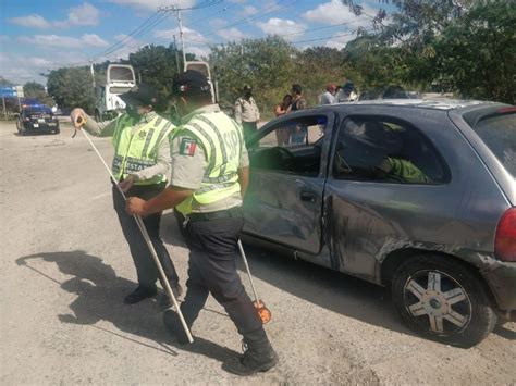 Tractocami N Choca Contra Un Auto En El Anillo Perif Rico De M Rida