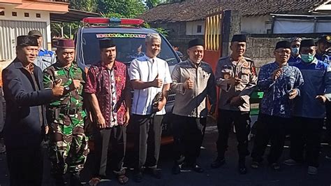 Syawalan Diwarnai Ikrar Wakaf Tanah Dan Hibah Ambulan Alphard Untuk