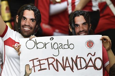 Torcedores Fazem Homenagem A Fernand O Em Partida Da Copa Torcedores