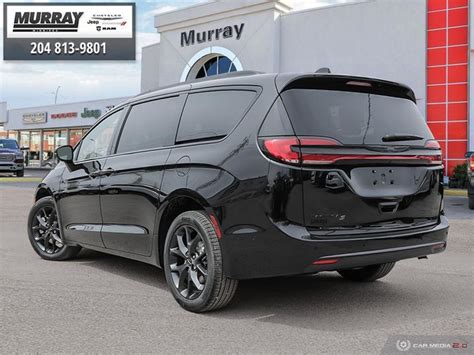 Chrysler Pacifica Car Price, Images, Colors, Specifications & Review ...