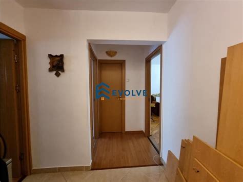 Apartament Cu Camere Decomandat Nicolina Rond Vechi De Vanzare