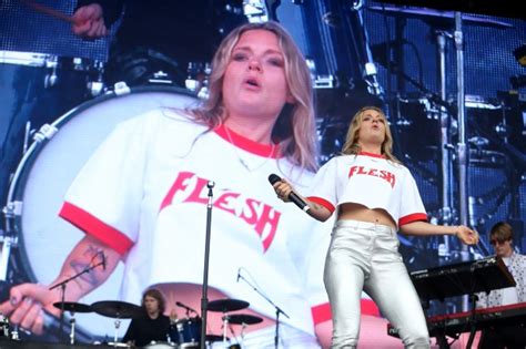 Outside Lands Cheeky Tove Lo Flashes Crowd At Sf Festival