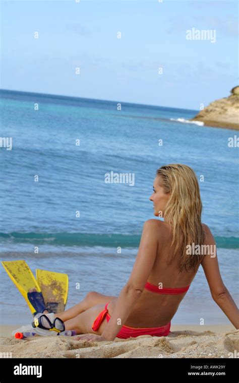 Woman Wearing Pink Bikini Hi Res Stock Photography And Images Alamy