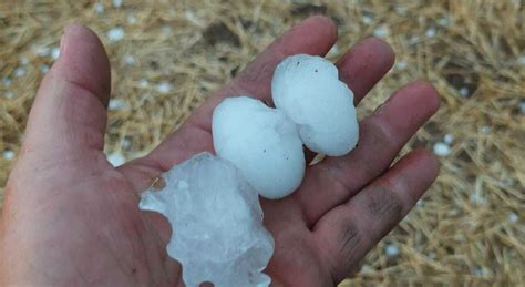 Maltempo Rovesci E Temporali Allerta Arancione In Toscana