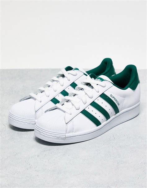 Chaussures par adidas Originals Arrivée dans le panier imminente