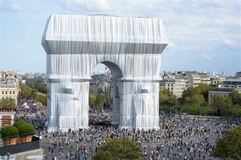 Christo And Jeanne Claudes Wrapped Arc De Triomphe Opens To The Public