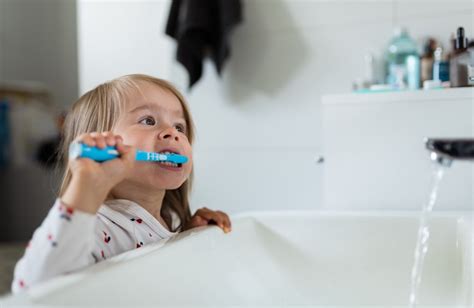 Cómo prevenir las caries en niños Clínica Dental Masot