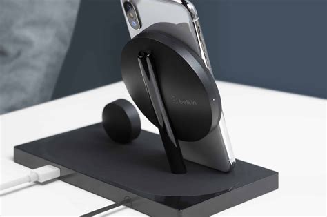 Беспроводная док-станция Belkin одновременно заряжает 3 гаджета Apple ...
