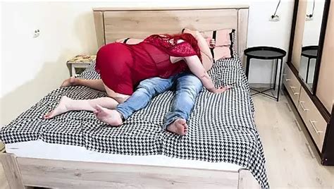 MILF mit dickem arsch fickt anal und füttert ihren sperma mund xHamster