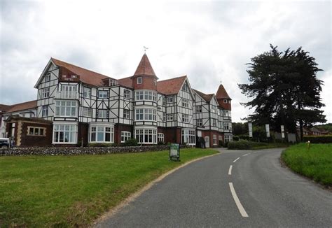 The Links Hotel West Runton Roger Cornfoot Cc By Sa 2 0 Geograph